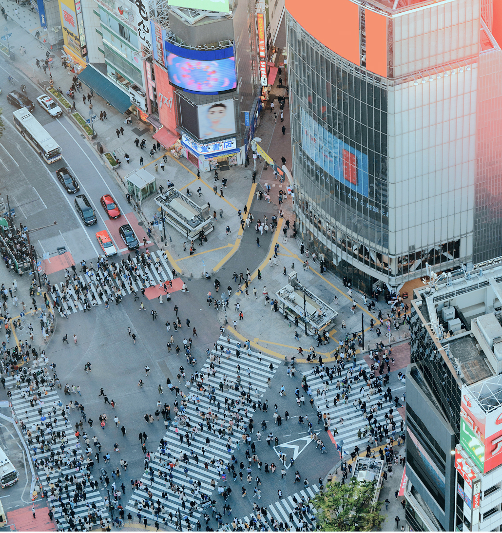 渋谷の人々の行き交う写真