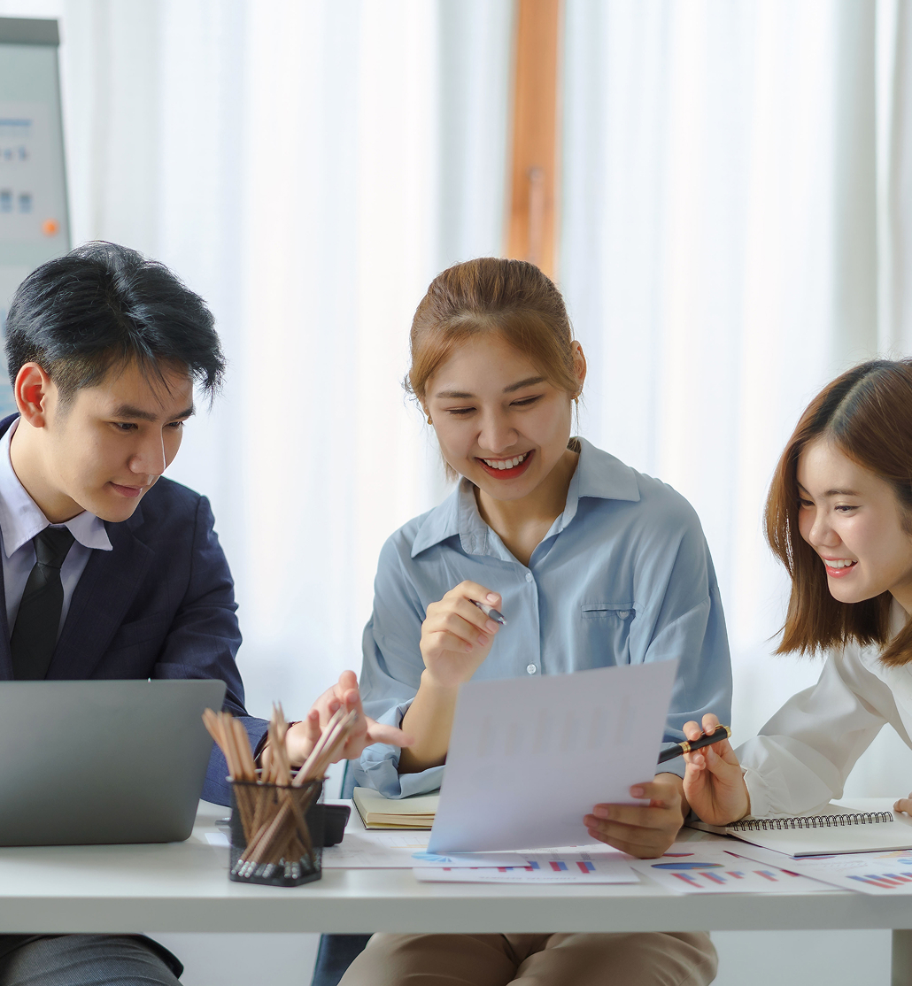 メンターと事業を進めていく人々